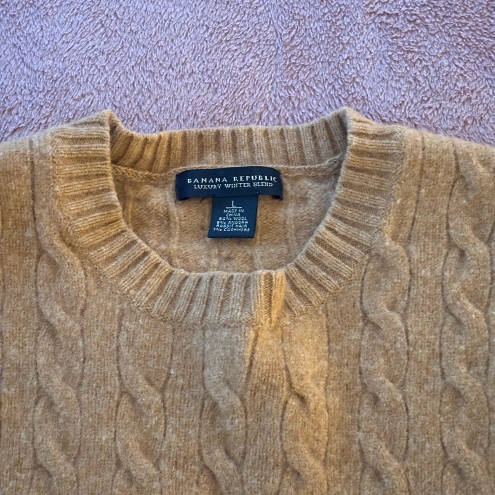 Banana Republic cable knit sweater | Luxury Winter Blend